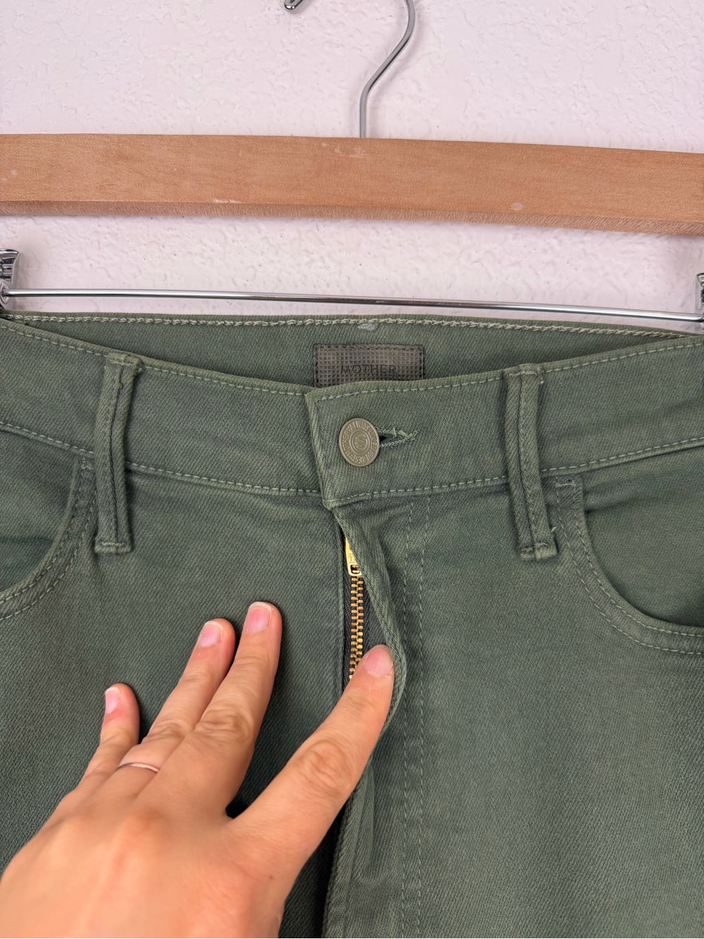 MOTHER Jeans The Hustler Ankle Fray in Dark Olive Green 28 - Picture 5 of 15